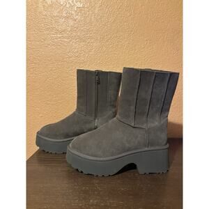 UGG Women’s Classic Twin Seam New Heights Hickory Platform Boots 1158313 Size 11